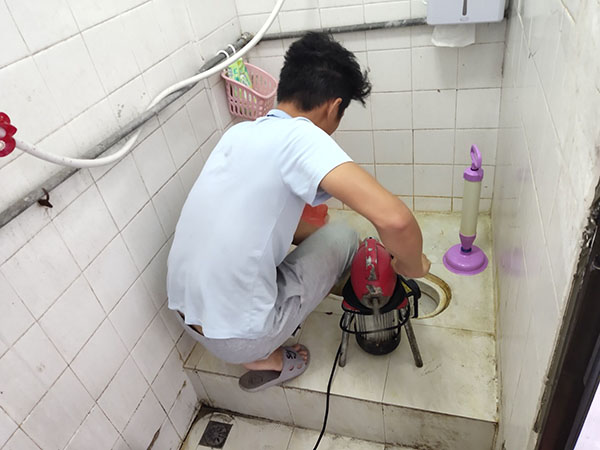 分宜管道堵塞冒臭气 专业师傅现场解决问题